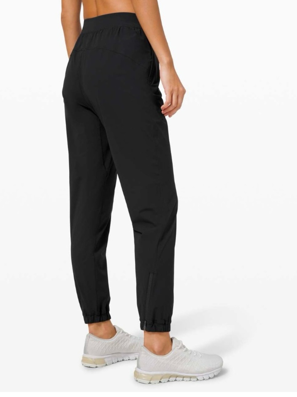 Very excellent condition
28” inseam
14.5” across the waist with stretch to 19.
